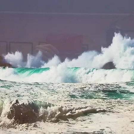 Baywatch بيت ضيافة دينغل