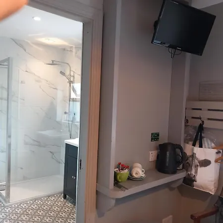 بيت ضيافة Baywatch دينغل